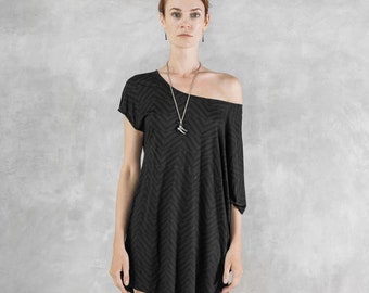 Edgy monochrome top met zigzagpatroon - trendy stijl