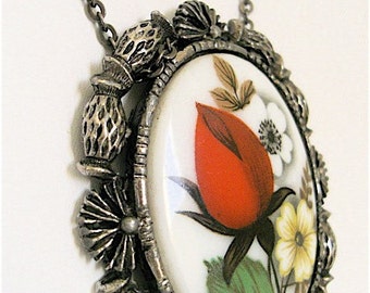 CARMINE Pineapple Rose Vintage Cameo Necklace