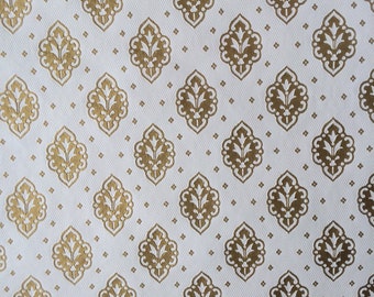 Vintage Wallpaper - Tulip Flower Gold Medallion on White, made in England - 1 Yard