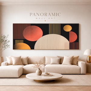 Könnte beinhalten: Ein großes rechteckiges Wandbild mit schwarzem Hintergrund und geometrischen Formen, darunter ein großer korallenroter Kreis, ein beiger Halbkreis, ein kleiner goldener Kreis und ein gelber Halbkreis, akzentuiert durch dünne vertikale Linien.