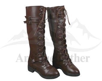 Braune kniehohe Stiefel: Schnürung mit Schnalle im Gothic Steampunk Style