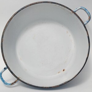 Ancienne petite bassine émaillée, Marbré bleu et blanc, Bac à fleurs pour extérieur et jardinage. image 7