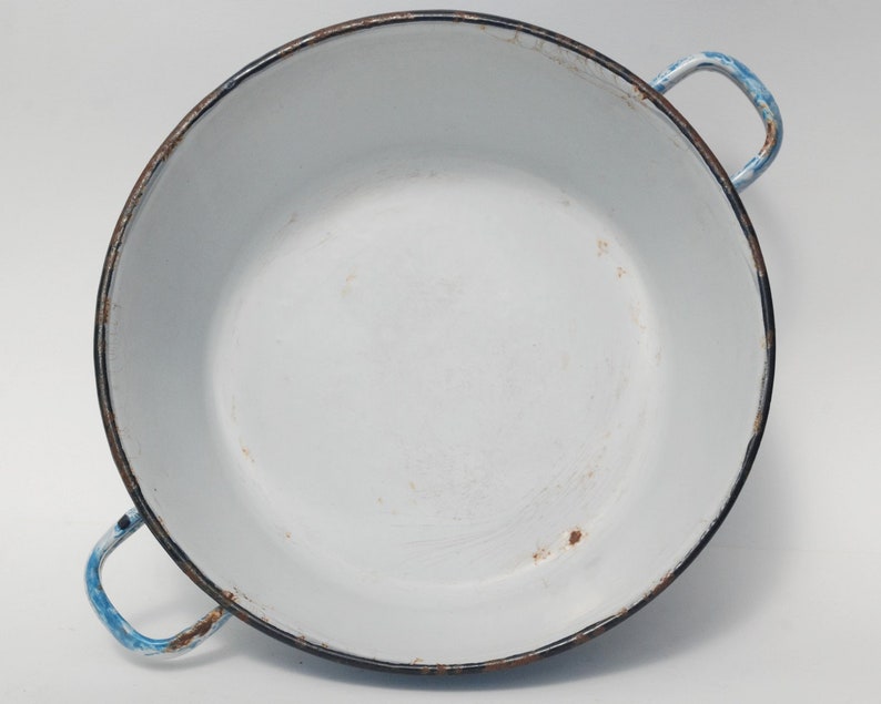 Ancienne petite bassine émaillée, Marbré bleu et blanc, Bac à fleurs pour extérieur et jardinage. image 7