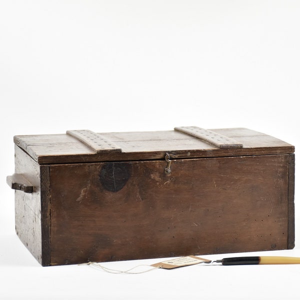Ancien coffret en bois,  Avec compartiments et poignées, Pour le rangement et la décoration