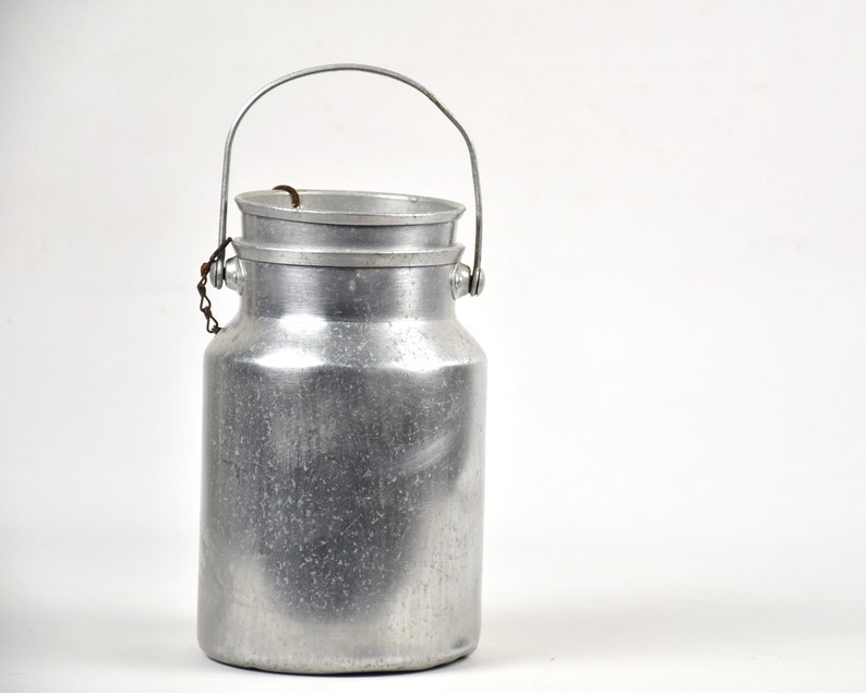 Ancien pot à lait ou laitière en aluminium avec couvercle, Bourgeat image 4