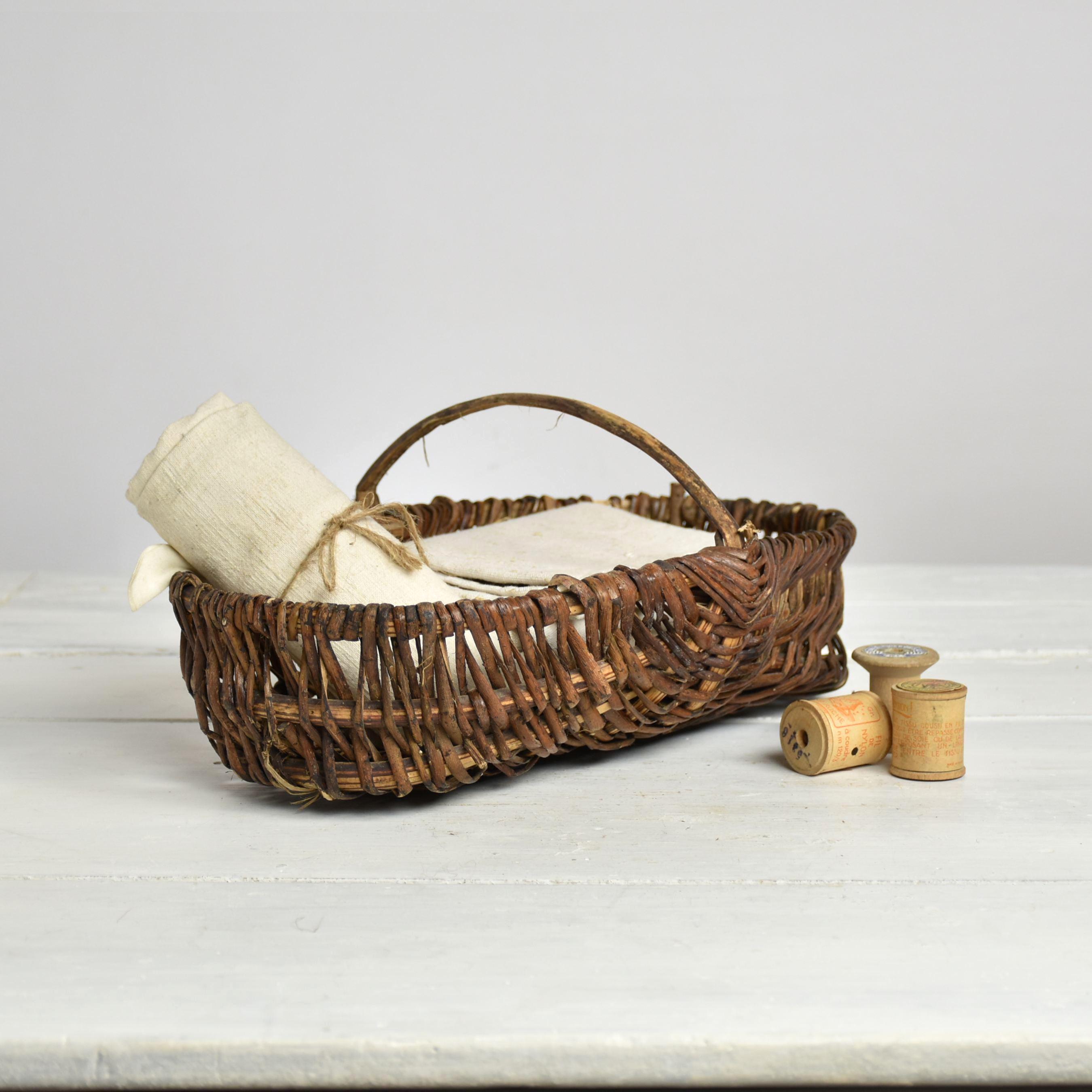 Panier en osier à anse vintage - France