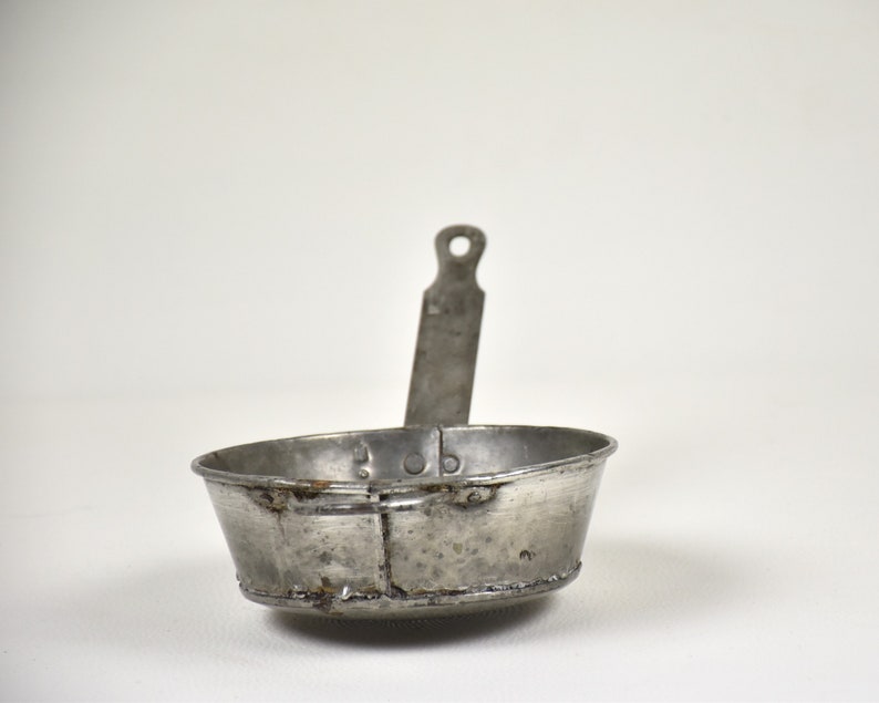 Small metal colander vintage, Wall hanging strainer, Farmhouse kitchen utensil decor antique image 3