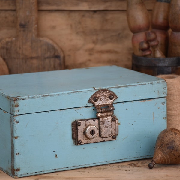 Vintage wooden box coffret : Blue storage box with lid for boho decor