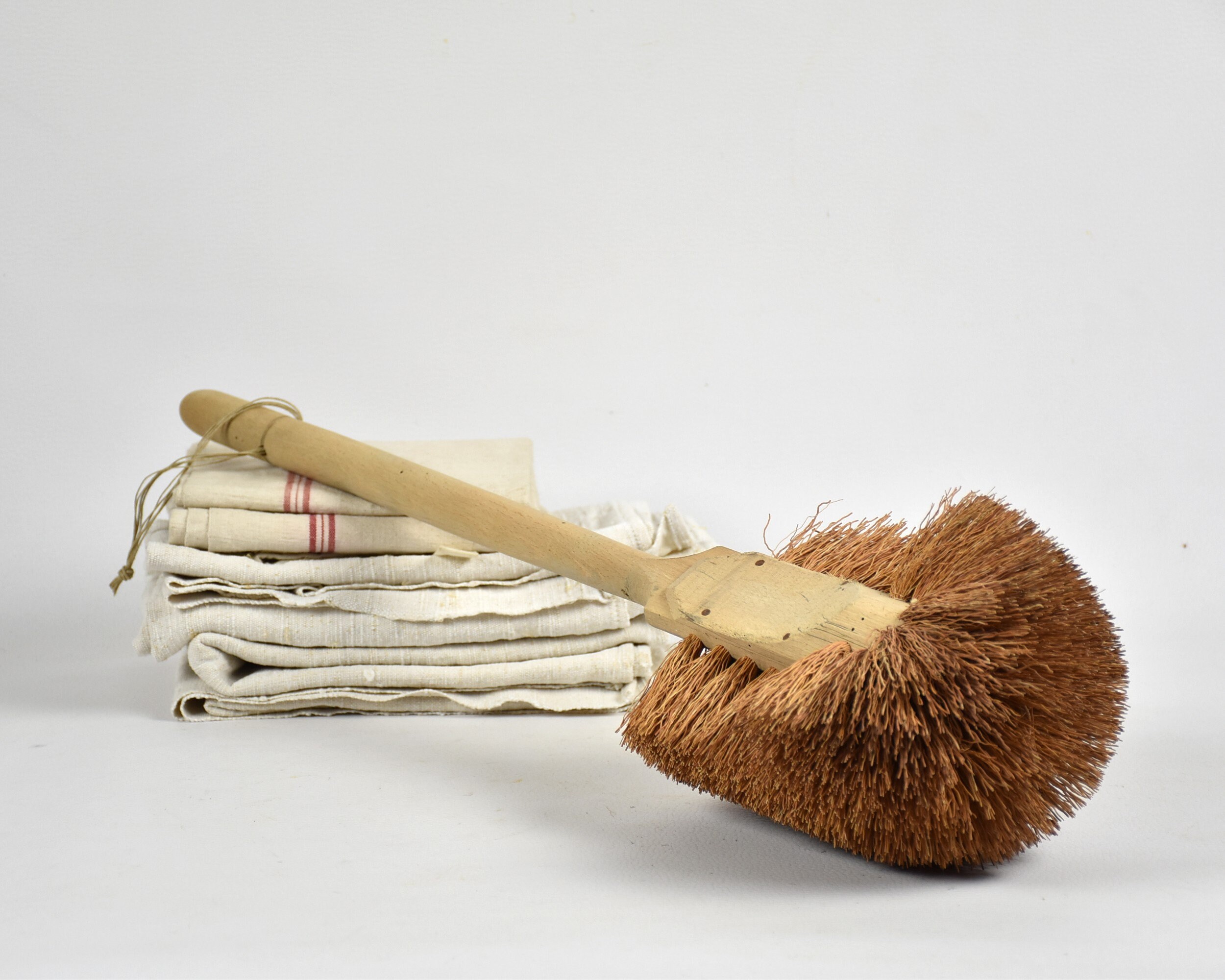 Ancienne Balayette Demie Tête en Chiendent, Nettoyage et Décoration