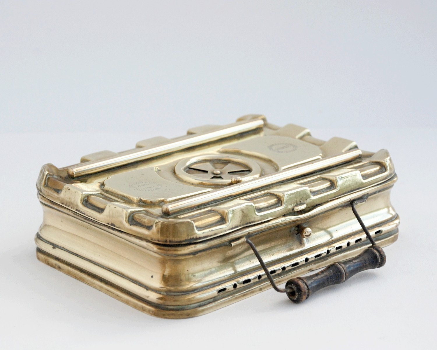 Ancienne Petite Chaufferette en Laiton, 19Ème.