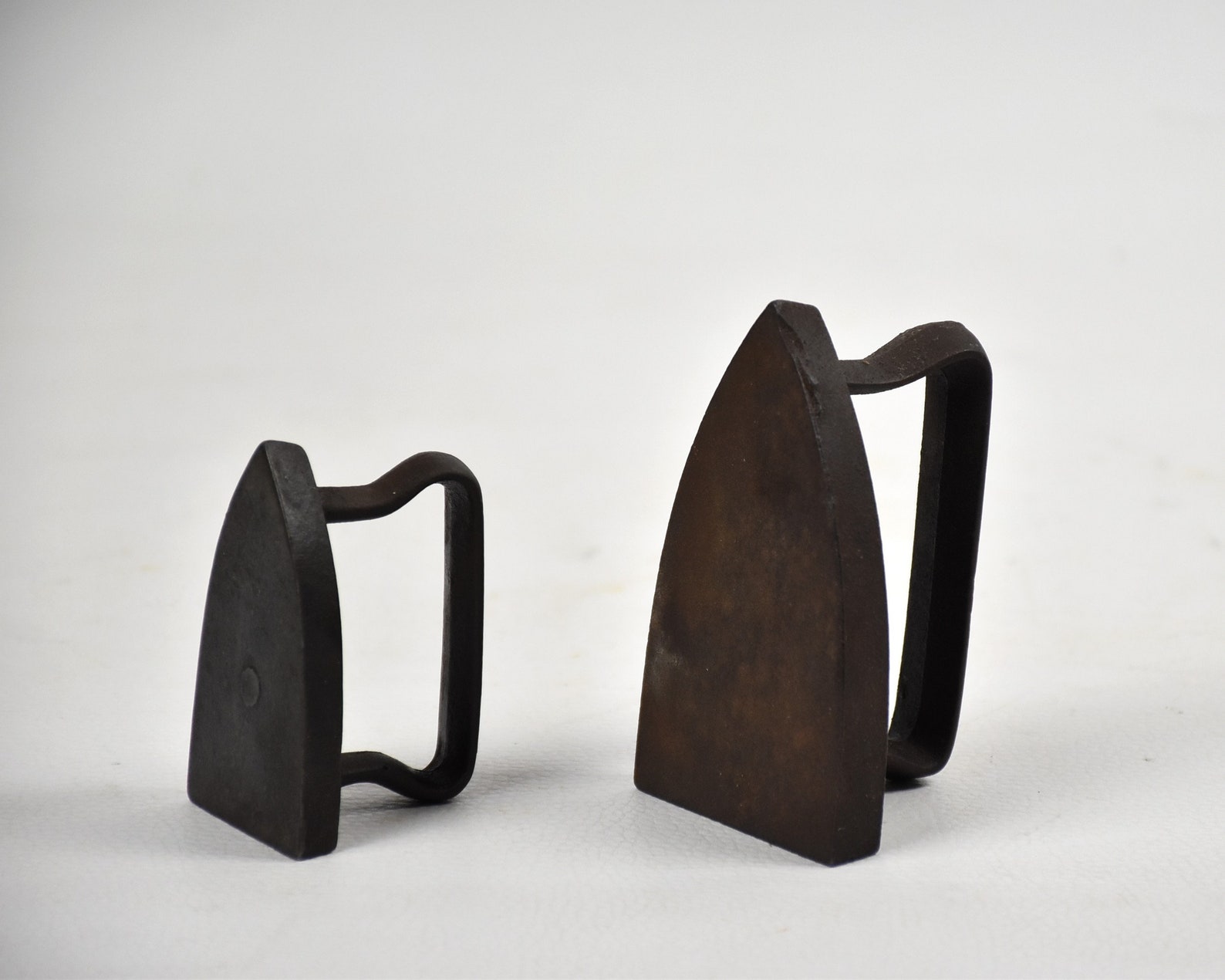 Conjunto antiguo francés de 2 pequeños hierros tristes regalo | Etsy