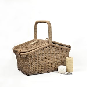 Rattan Wicker Picnic Basket Handwoven Boho Lidded Storage Hamper