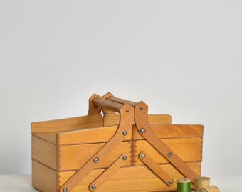 Wooden Cantilever Sewing Box Organizer Accordion Gift 1980s