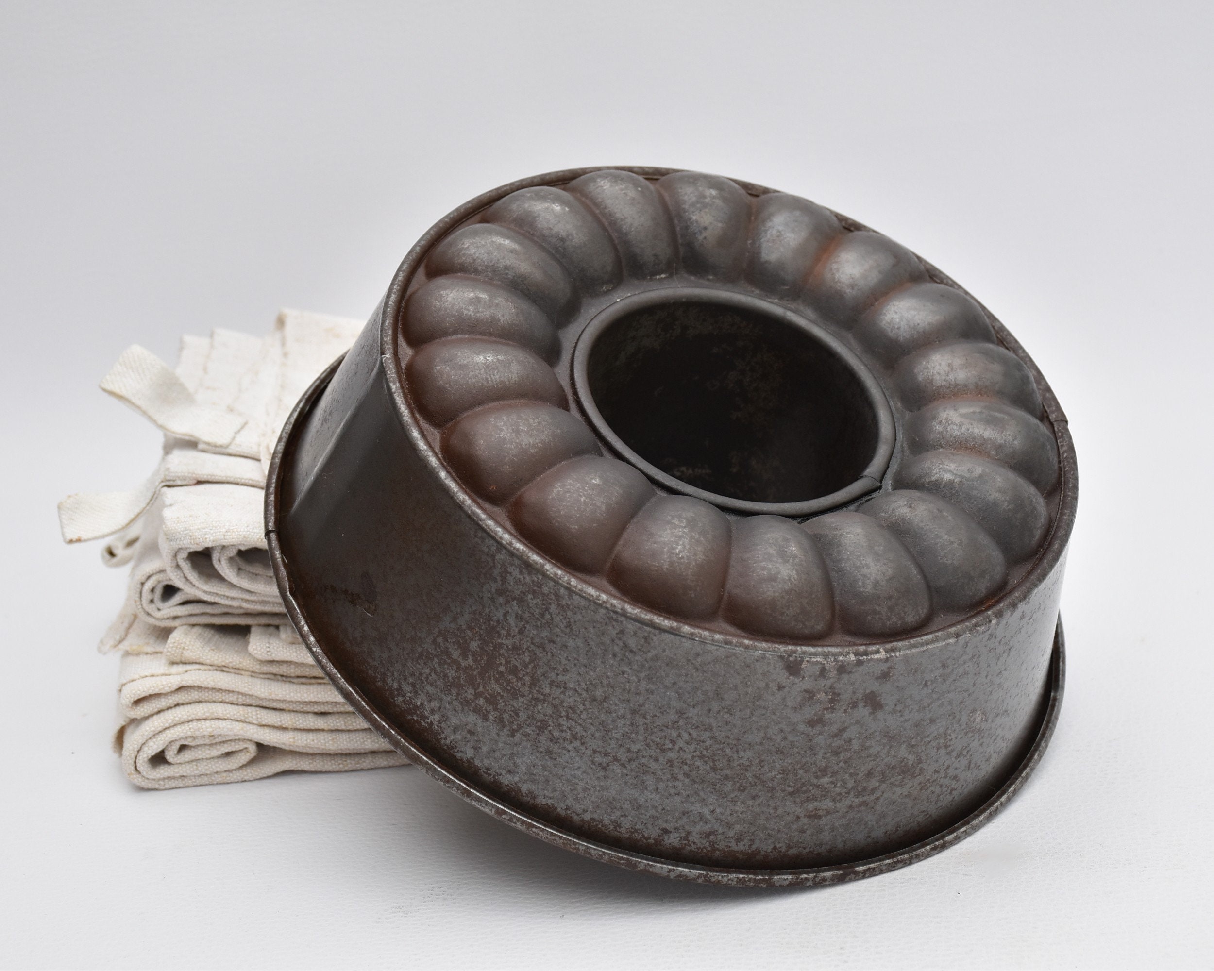 Ancien Moule à Gateau Rond en Fer, Deco Cusine Rustique.