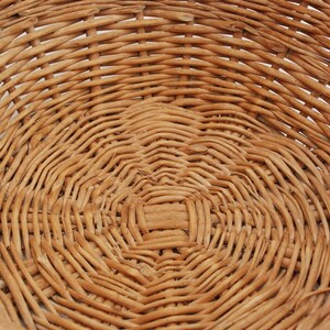 Wicker baker basket vintage : Round bread storage for farmhouse and country kitchen decor image 10