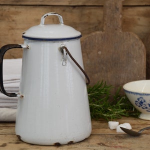 Weiße Emaille Milchkanne für Landhaus Küche Vintage
