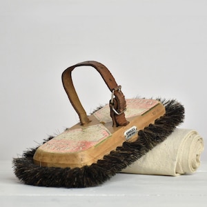 Brosse à parquet Simplex ancienne - Brosse à lustrer avec lanière de cuir au pied