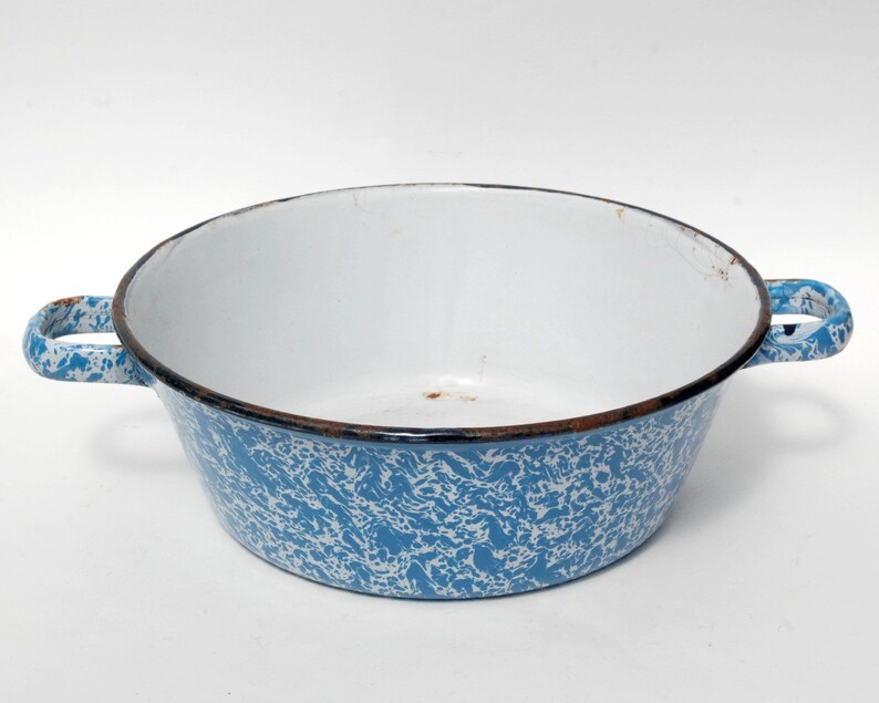 Ancienne petite bassine émaillée, Marbré bleu et blanc, Bac à fleurs pour extérieur et jardinage. image 2