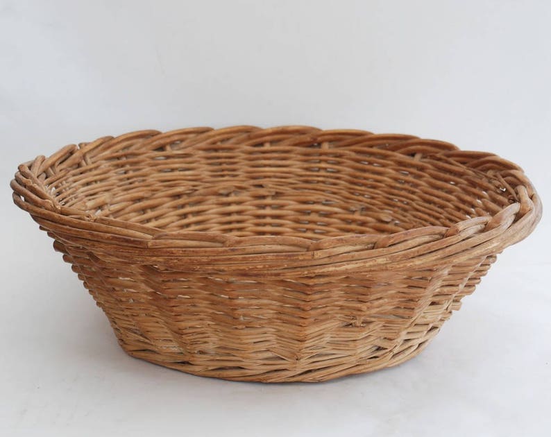 Wicker baker basket vintage : Round bread storage for farmhouse and country kitchen decor image 5