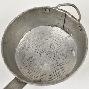 Small metal colander vintage, Wall hanging strainer, Farmhouse kitchen utensil decor antique image 6