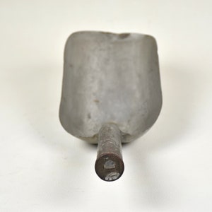 Vintage grain scoop Metal measuring cup for farmhouse kitchen decor image 6