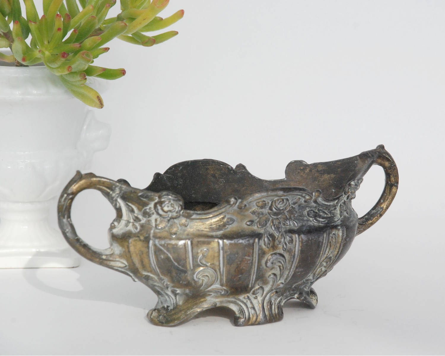 Ancienne Petite Jardinière ou Vase en Régule Années 30.