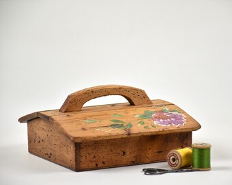 Hand painted wooden box with lid : Compartments decorative storage basket or crate - Sewing vintage