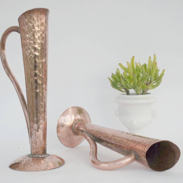 Paire de vases en cuivre martelé à la main, Vase en métal, Déco cheminée, Centre de table, Soliflore, Cadeau de Noël