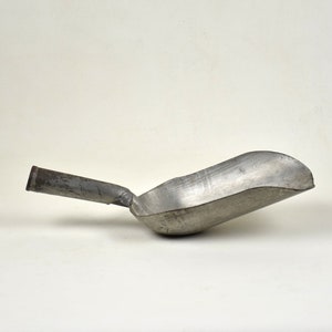 Vintage grain scoop Metal measuring cup for farmhouse kitchen decor image 9
