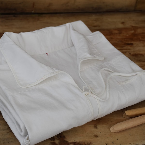 Ancienne grande chemise de grand-père en coton blanc avec col