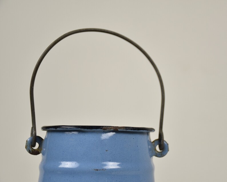 Blue enamelware milk can, Vase metal, Kitchen utensil holder, Farmhouse home decor vintage image 9