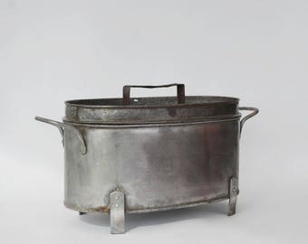 Antique footed roasting pan, Fireplace cooking pot with lid.