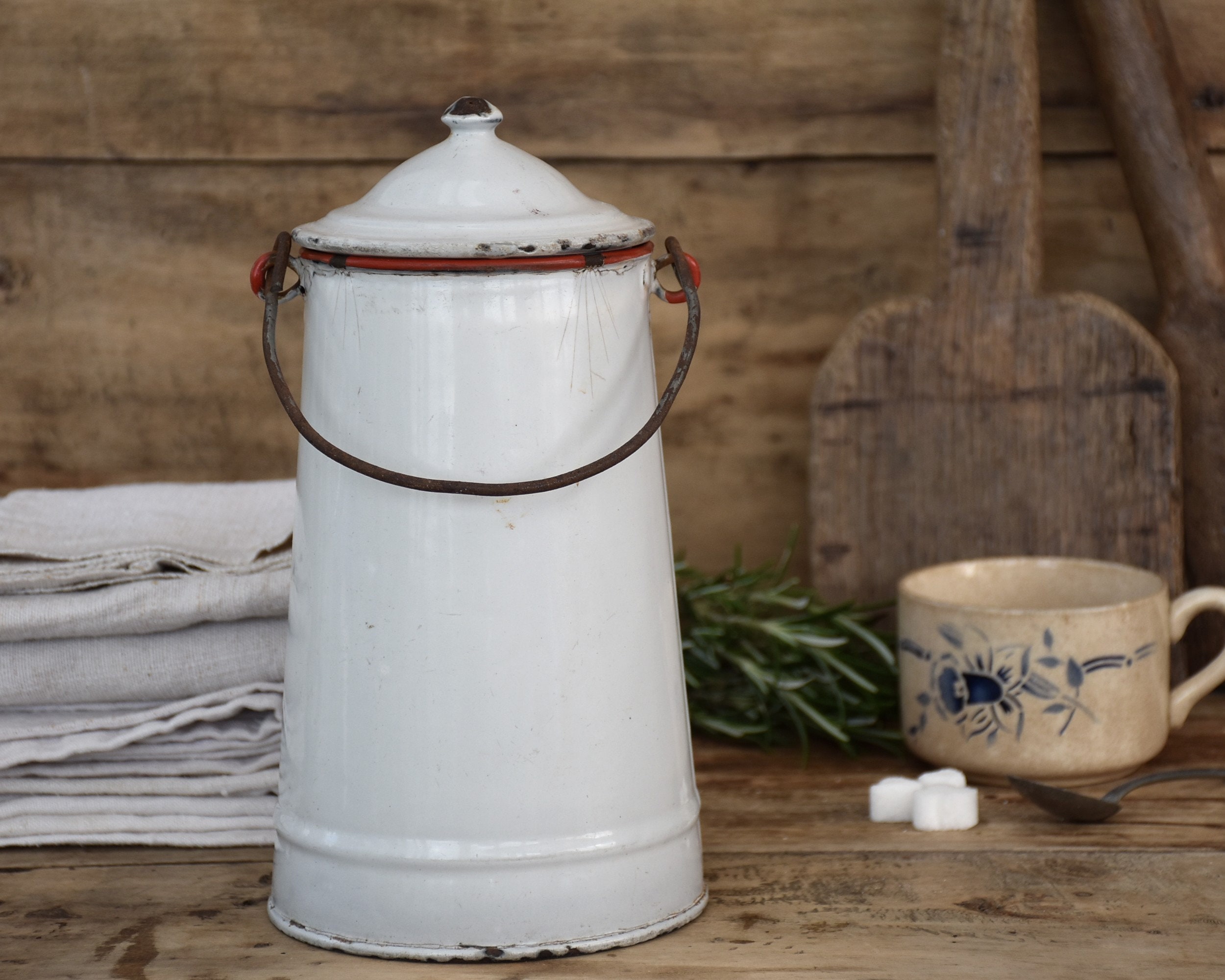 enamel milk jar white×red Vintage White Enamel Milk Can Red Rim French Farmhouse Utensil