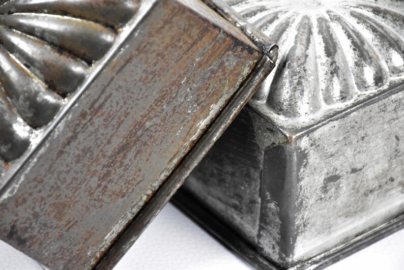 Ancien moules à gateaux carrés en fer : Patisserie et décoration cusine rustique image 10
