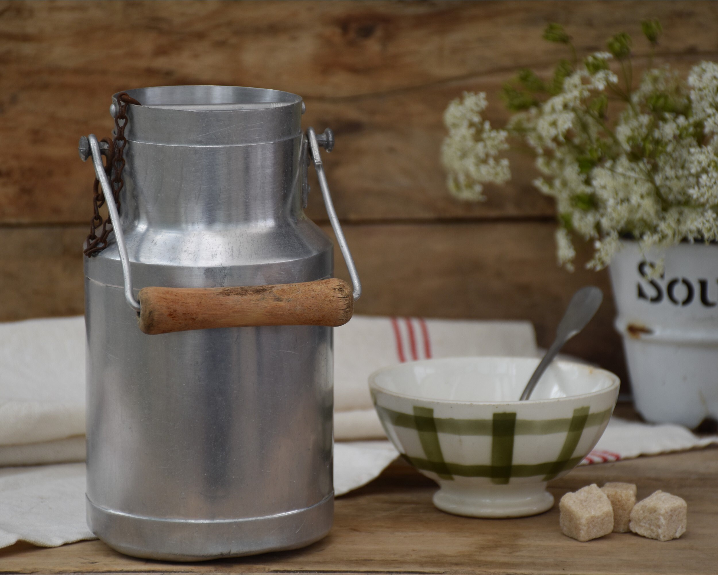 Petite Laitière ou Pot à Lait en Aluminium, Poignée Bois.