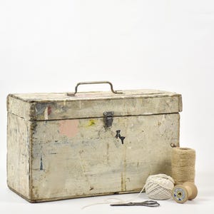 Antique French wooden tool box with lid : Vintage storage - Industrial style home decor - Handyman gift idea