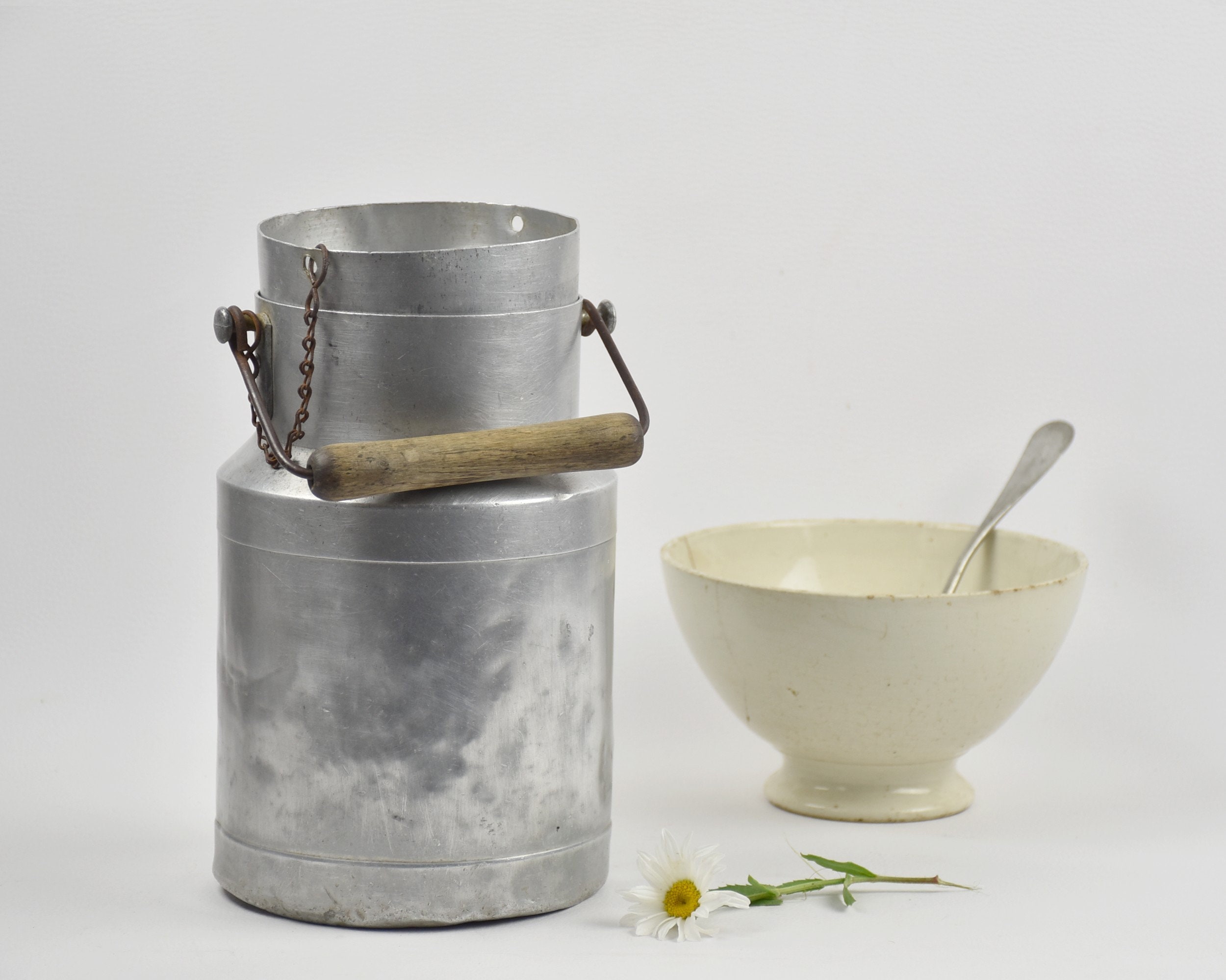 Grand Pot à Lait Aluminum ou Laitière avec Poignée en Bois.