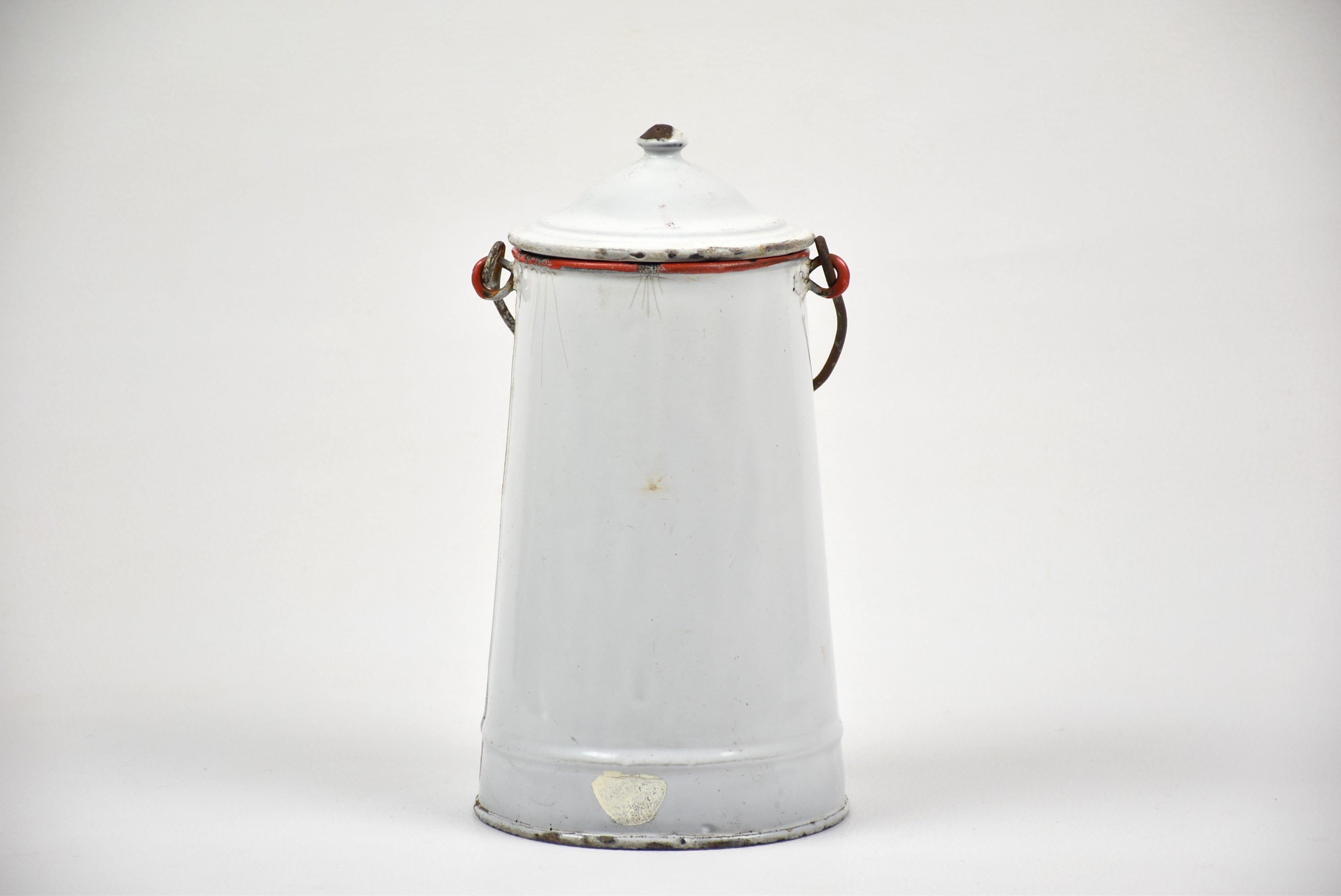 enamel milk jar white×red Vintage White Enamel Milk Can Red Rim French Farmhouse Utensil