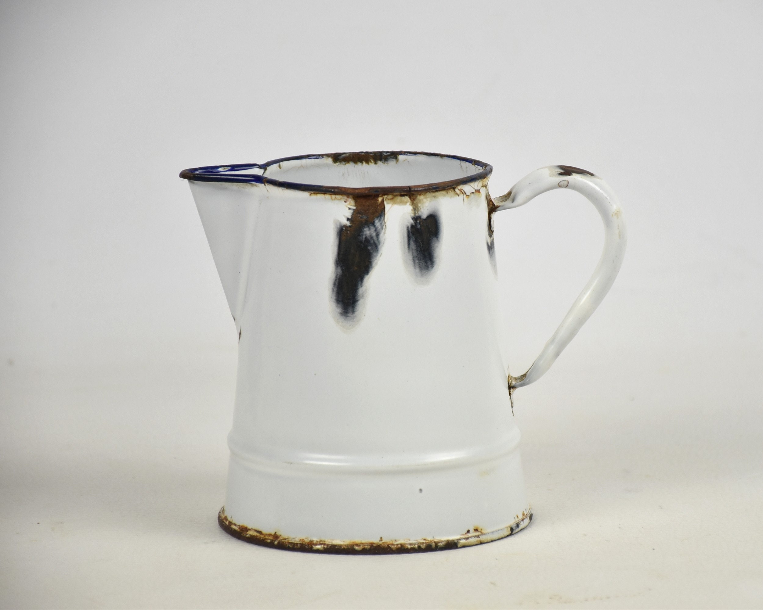 White Distressed Decorative Enamelware 2 Pc Farmhouse Pitchers Vase