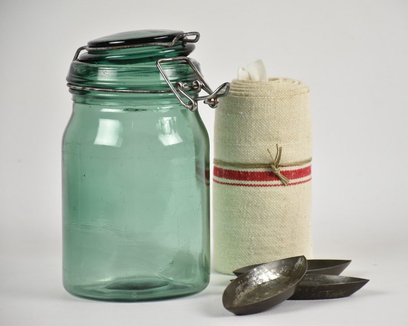 Vintage green glass jar Linen tea towel and tartlets mold Mother's day gift cooking lover image 2