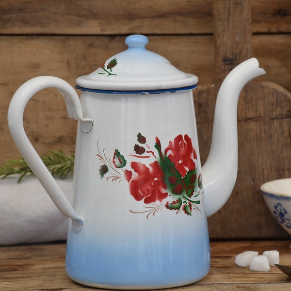 Ancienne cafetière émaillée blanche et bleue avec motif floral, Accessoire de bar, Décoration de cuisine