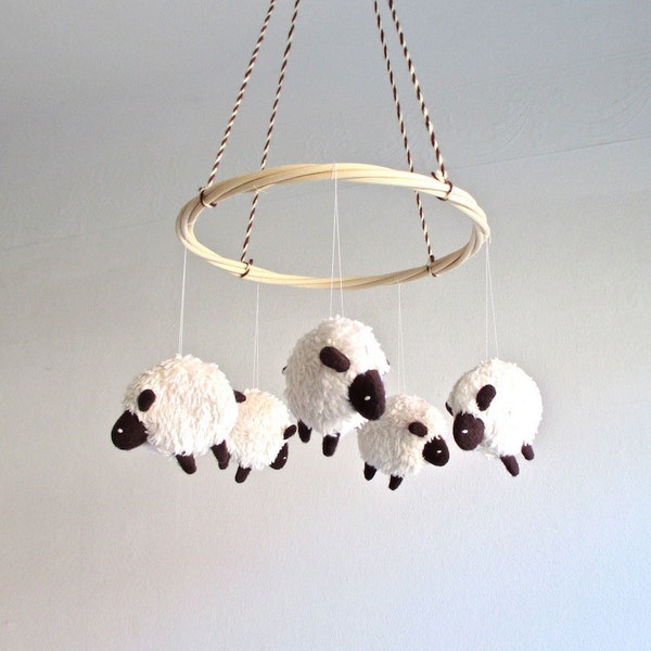Baby mobile sheep, lamb baby mobile, nursery decor lambs, black and white baby mobile, shower gift, lamb nursery, gender neutral mobile