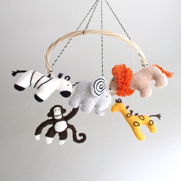 Safari baby mobile, jungle animals, zoo, elephant, giraffe, monkey, zebra, lion, nursery decor, baby gift, shower gift, African