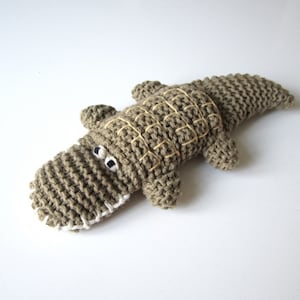Organic knitted crocodile, organic stuffed crocodile, organic toy crocodile, soft toy crocodile, handmade crocodile toy, green toy animal image 2