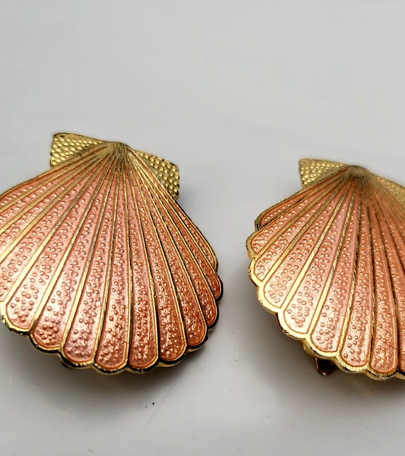 Textured Pink and Golden Colored Seashell Clip On 