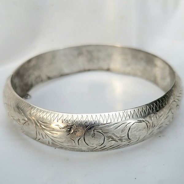 925 Silver Etched Floral Hinged Bangle