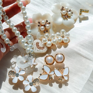 Sommer Croc Charms Zubehör, personalisierte Name Schuhstifte, Kristall Charms, Exquisite Blume | Schmetterling Schuh Zubehör Set, Hochzeitsgeschenke.