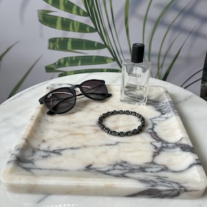 Calacatta Marble Catchall Tray – Handmade Oval Stone Dish for Jewelry, Perfume or Entryway | Minimalist Vanity Decor