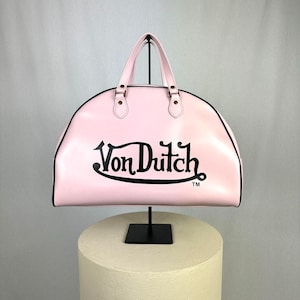 Grand sac de voyage barbie core y2k von Dutch, style années 2000, rose layette