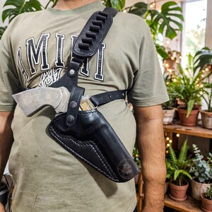 Handgjort SW Colt Python 6 läderhölster för revolverbröst - Specialgjutet läderhölster med kulöglor - Alla vapenmodeller